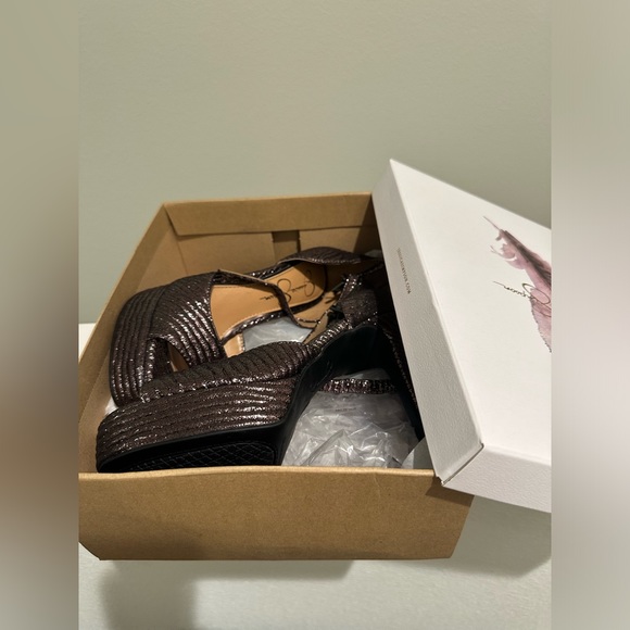 Jessica Simpson platform heels - Picture 8 of 10